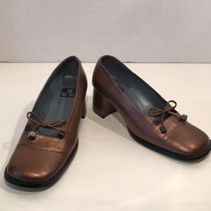 Vintage LikeNew BURG Bronze Leather Shoes Size 5.5